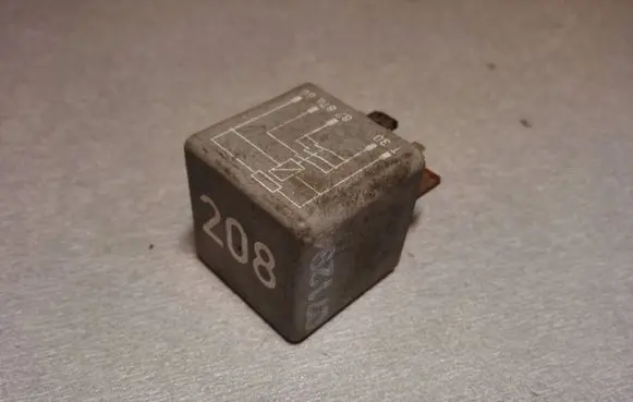 Audi A6 S6 C5 4B Other relay 8A0951253B 899578000