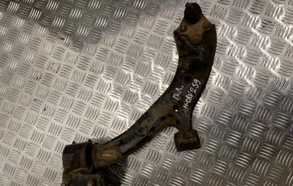 Honda CR-V Front lower control arm/wishbone