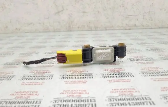 Seat Exeo (3R) Airbag deployment crash/impact sensor 8E0959643B
