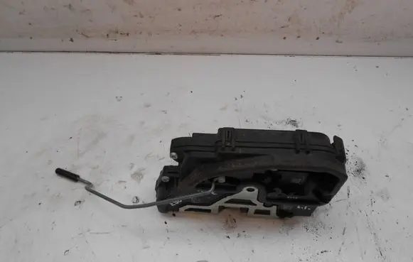 BMW 3 E90 E91 Rear door lock 7060295