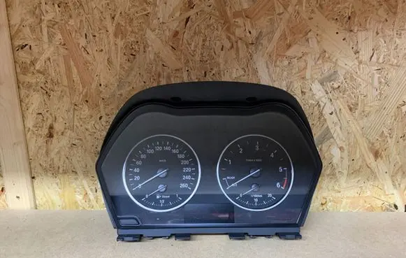 BMW 1 F20 F21 Speedometer (instrument cluster) 9371008