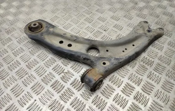 Volkswagen Golf VII Front lower control arm/wishbone 5Q0407151R