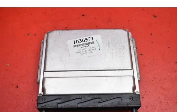 Volvo XC90 Engine control unit/module ECU 08675761