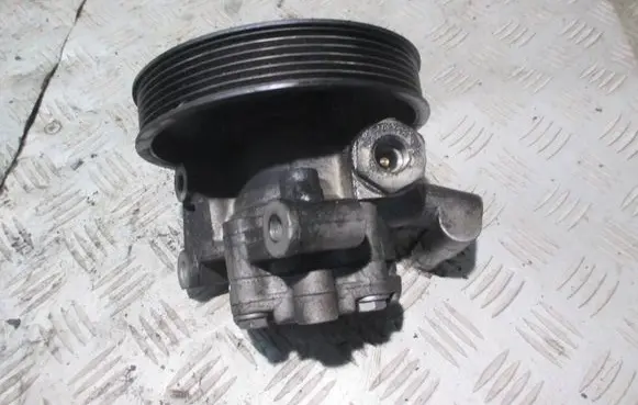 Mercedes-Benz CLK A209 C209 Power steering pump A0044661301