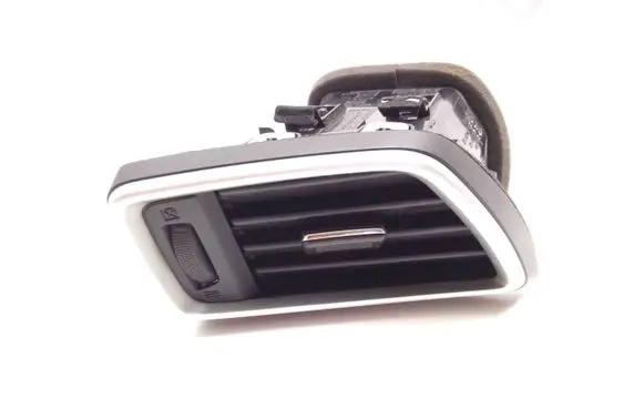 Nissan Qashqai Dashboard air vent grill cover trim 30490027