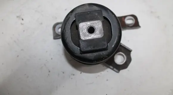 Volvo XC60 Engine mount bracket 30671245