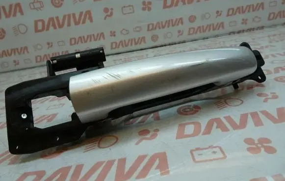 Suzuki Swift I Front door exterior handle