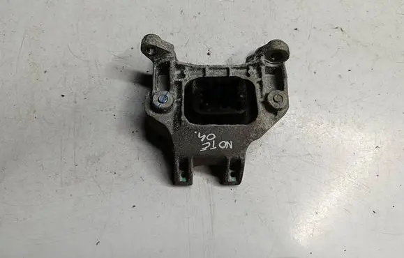 Nissan Note (E12) Gearbox mounting bracket 
