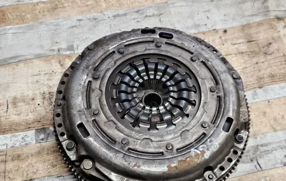 Volkswagen Touran I Clutch set kit 3082001948