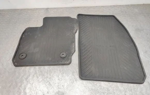 Ford Transit Courier Front floor mat ET7BK13087DAW ET7BK13086DAW