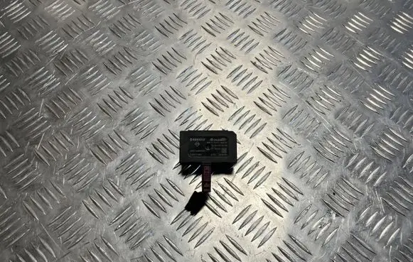 Dacia Sandero III Antenna control unit 282122683R