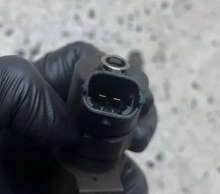 Opel Zafira B Fuel injector 0445110165
