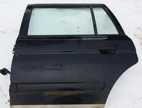 Mitsubishi Pajero Rear door juodos