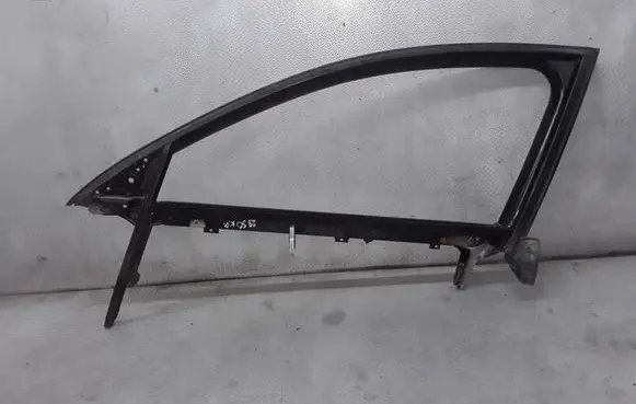 Audi A6 S6 C6 4F Front door window/glass frame 4F0867381C