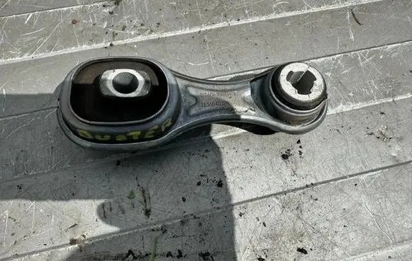 Renault Clio V Engine mount bracket 113606335R 113604032R