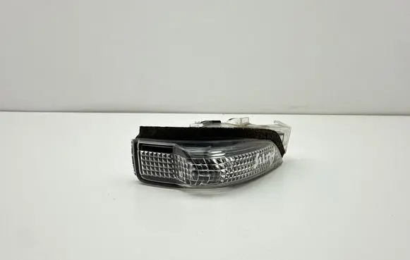 Toyota Auris E180 Mirror indicator light 20496252 20493102