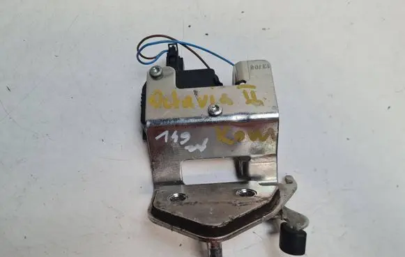 Skoda Octavia Mk2 (1Z) Tailgate/trunk/boot lock/catch/latch 1Z9827511C