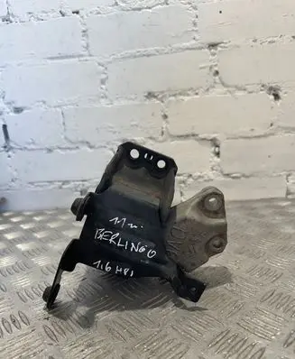 Engine mount bracket
