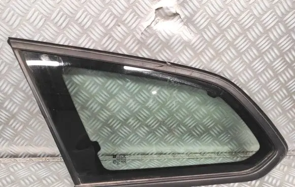 Opel Astra J Front triangle window/glass 