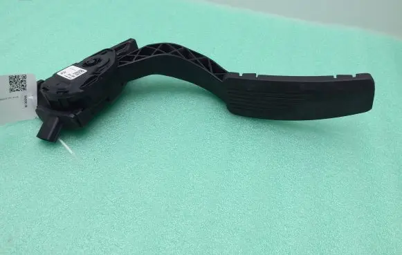 Maserati Levante Accelerator throttle pedal 04861714AF 6PV933 6PV93396608