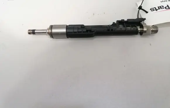 BMW X5 F15 Fuel injector 7639994