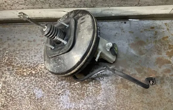 Renault Laguna III Brake booster 0204051643 29645C0763