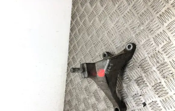 Ford Mondeo Mk III Engine mounting bracket 1S71M125AC