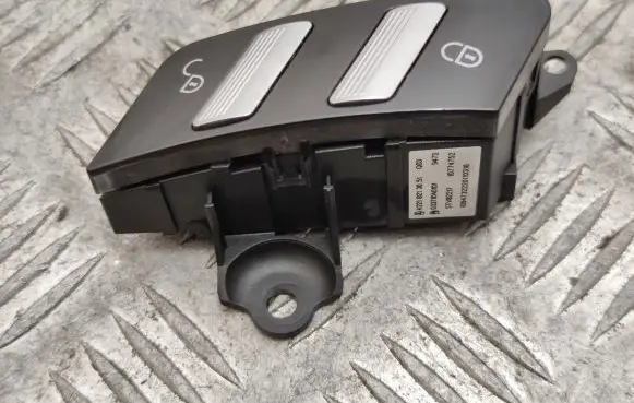 Mercedes-Benz S W221 Central locking switch button A2218213051