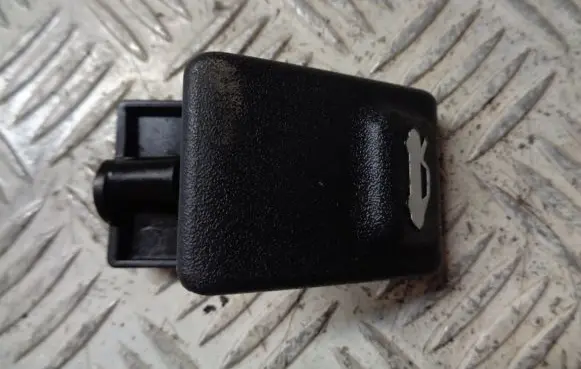 Hyundai i20 (GB IB) Engine bonnet (hood) release handle 8118234000