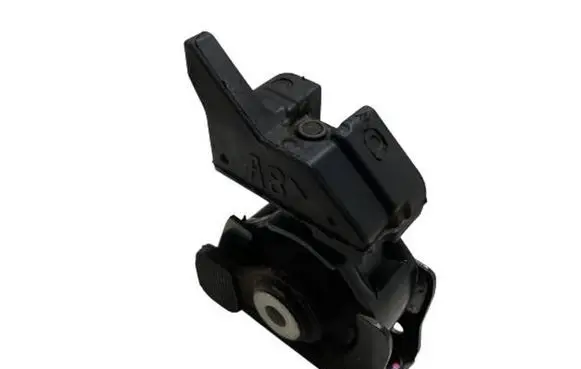 Toyota Auris E180 Engine mounting bracket