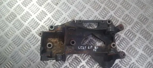 Citroen C5 Engine mounting bracket