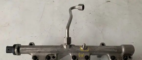 BMW 2 F45 Fuel main line pipe 7639975