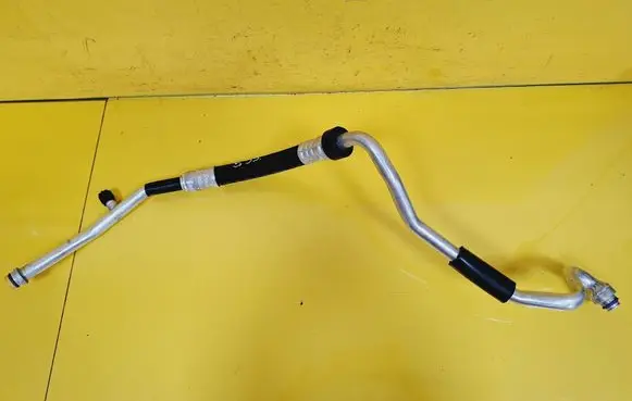 Audi A4 S4 B6 8E 8H Air conditioning (A/C) pipe/hose 8E1260712Q