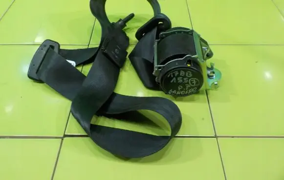 Dacia Sandero II Front seatbelt 868845972R BEZPIECZENSTWA