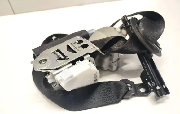 Mercedes-Benz GLE (W166 - C292) Front seatbelt A1668601400 061232A2