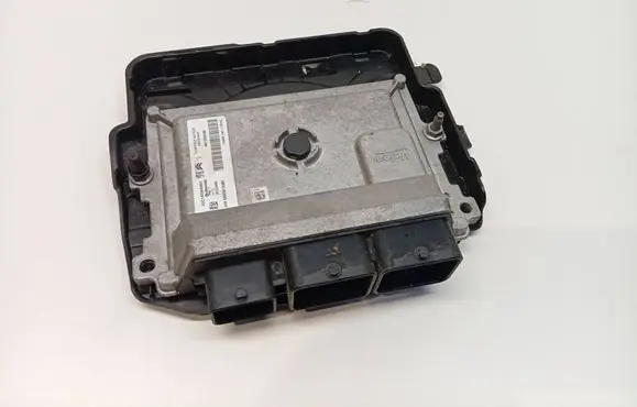 Peugeot 2008 I Engine control unit/module 9811545080