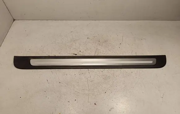 Front sill trim cover
