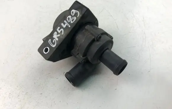 Audi A3 S3 8P Water pump 30950000