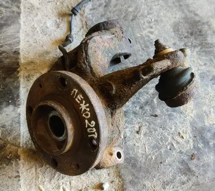 Peugeot 207 Front wheel hub