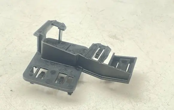 Audi A3 8Y Rear glass lock/latch Q236 3Q0907816A