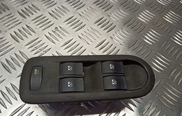 Renault Scenic II - Grand scenic II Front door window switch trim 8200160603
