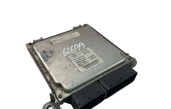 Mercedes-Benz CLS C218 X218 Engine control unit/module ECU A6519007500 A0064461540