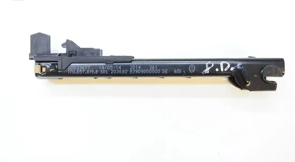 Volkswagen PASSAT B7 Seat belt height adjuster 1T0857819B