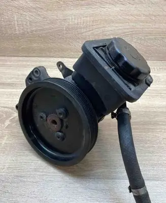 BMW 5 E60 E61 Power steering pump 7693974 7787106