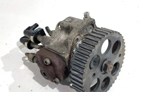 Opel Astra J Fuel injection high pressure pump 55586499