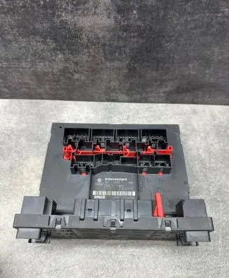 Volkswagen Touran I Comfort/convenience module 3C0937049E F005V00526 H37S1002