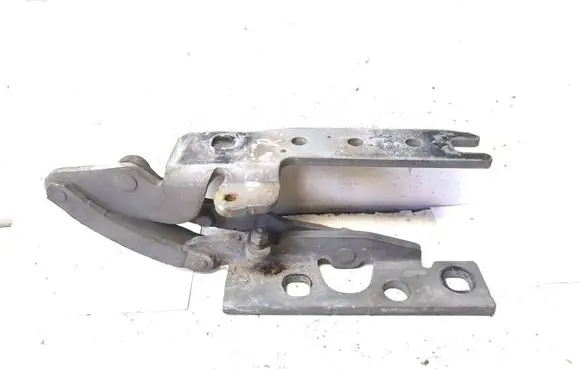 Engine bonnet/hood hinges