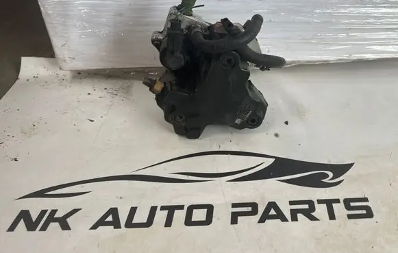 Volvo XC70 Fuel injection high pressure pump 30756125 0445010111