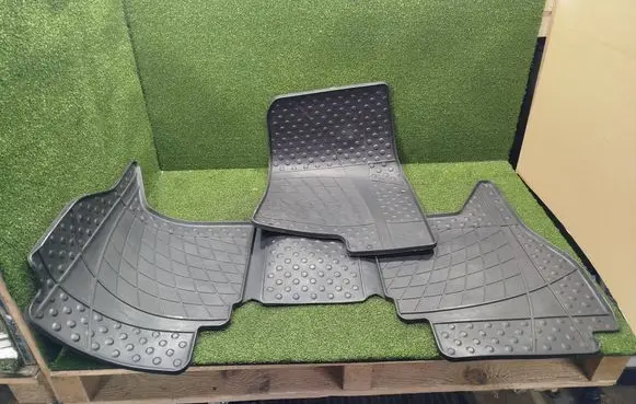 Mitsubishi Pajero Car floor mat set MZ312480