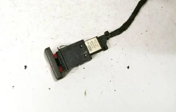 Volkswagen Golf V Hazard light switch 8E0941509